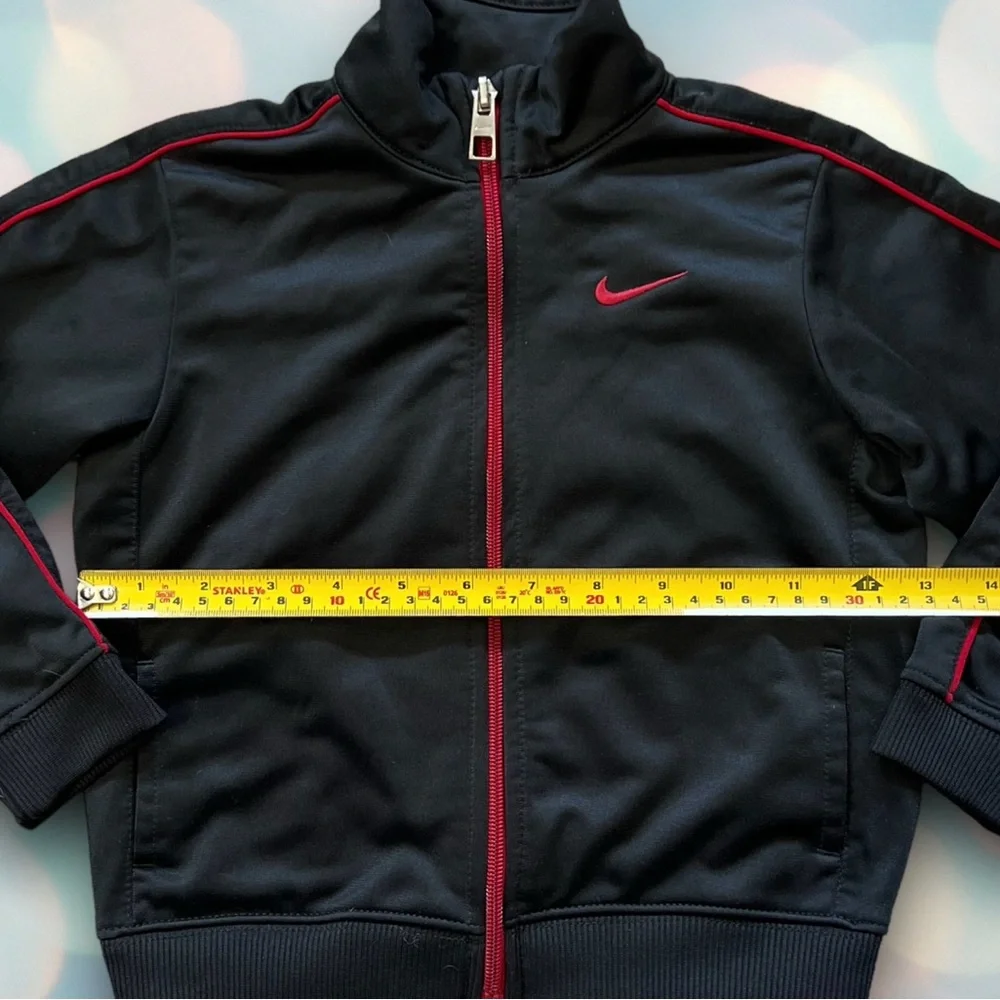 Nike Baby Boy’s Black Red Athletic Zip Sweatshirt Size 24 Months - Picture 3 of 4
